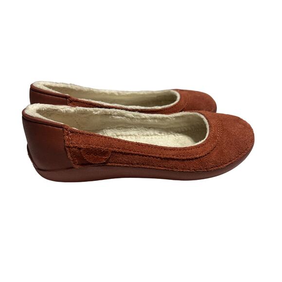 Crocs Berryessa Sherpa Lined  Suede Flats Size 7 - Picture 1 of 8